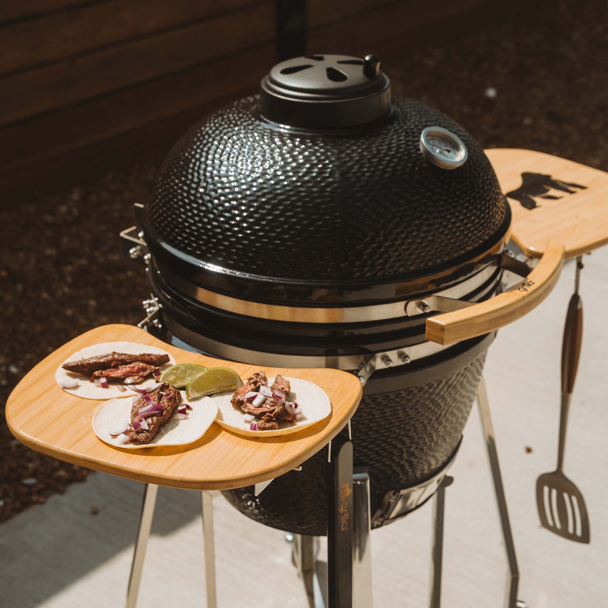 Medium Kong Ceramic Kamado Grill