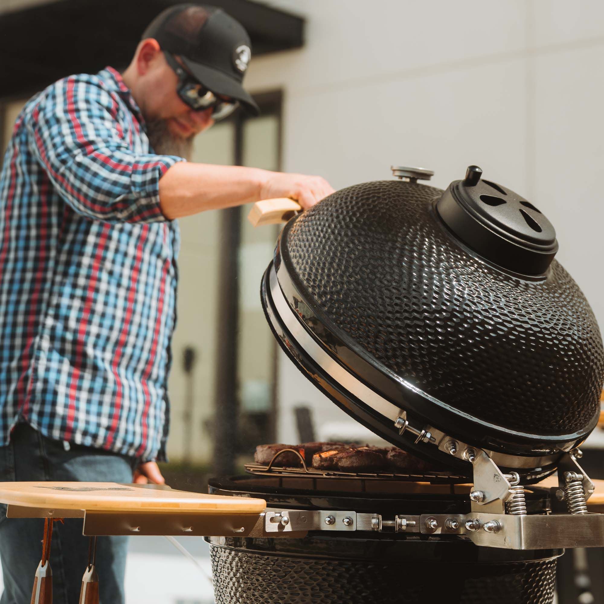Medium Kong Ceramic Kamado Grill