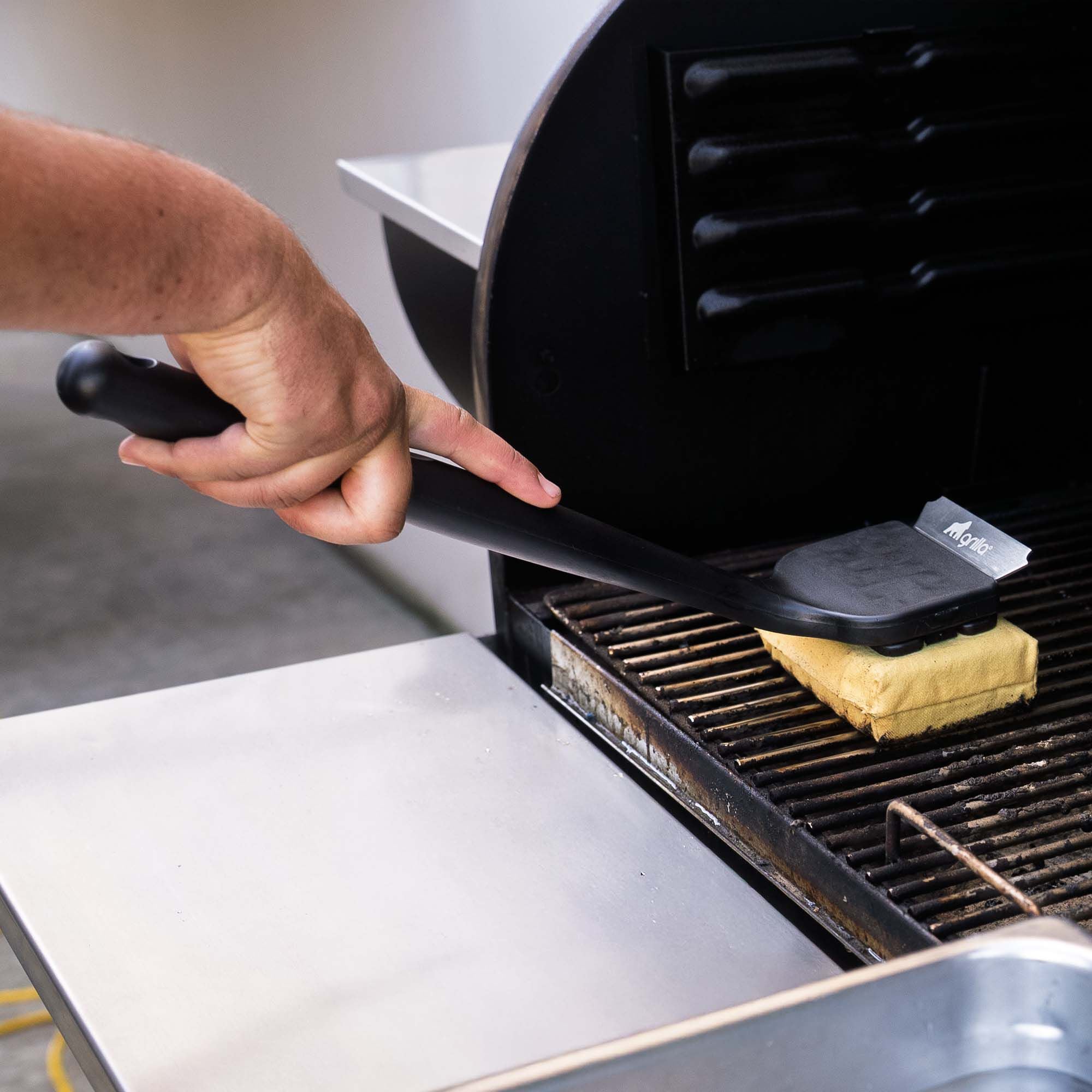 Griddle/Grill Cleaning Pad & Scraper